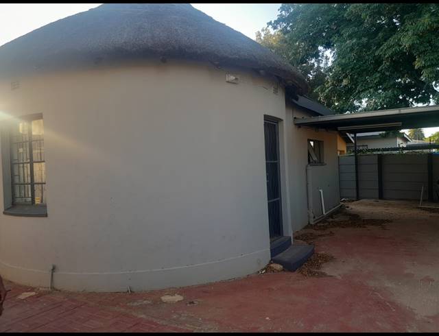 174M² BUILDING FOR SALE IN BO-DORP